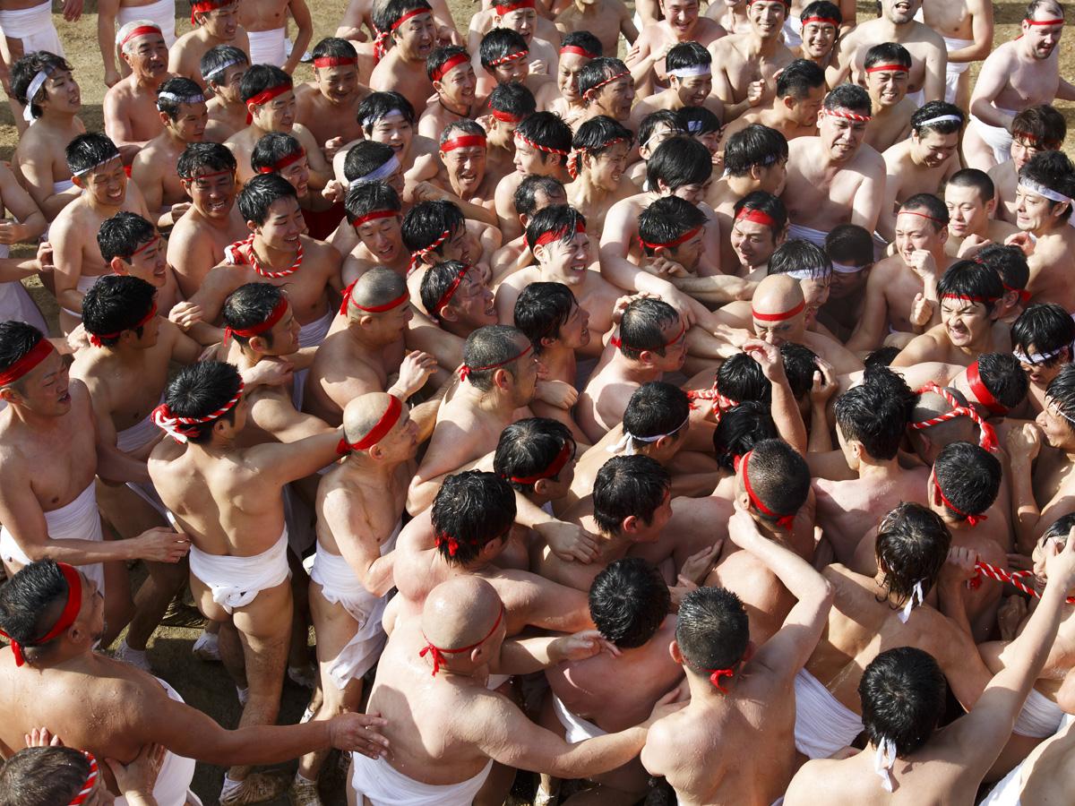Tenka Festival (Tenka Matsuri) (second Sunday in February)