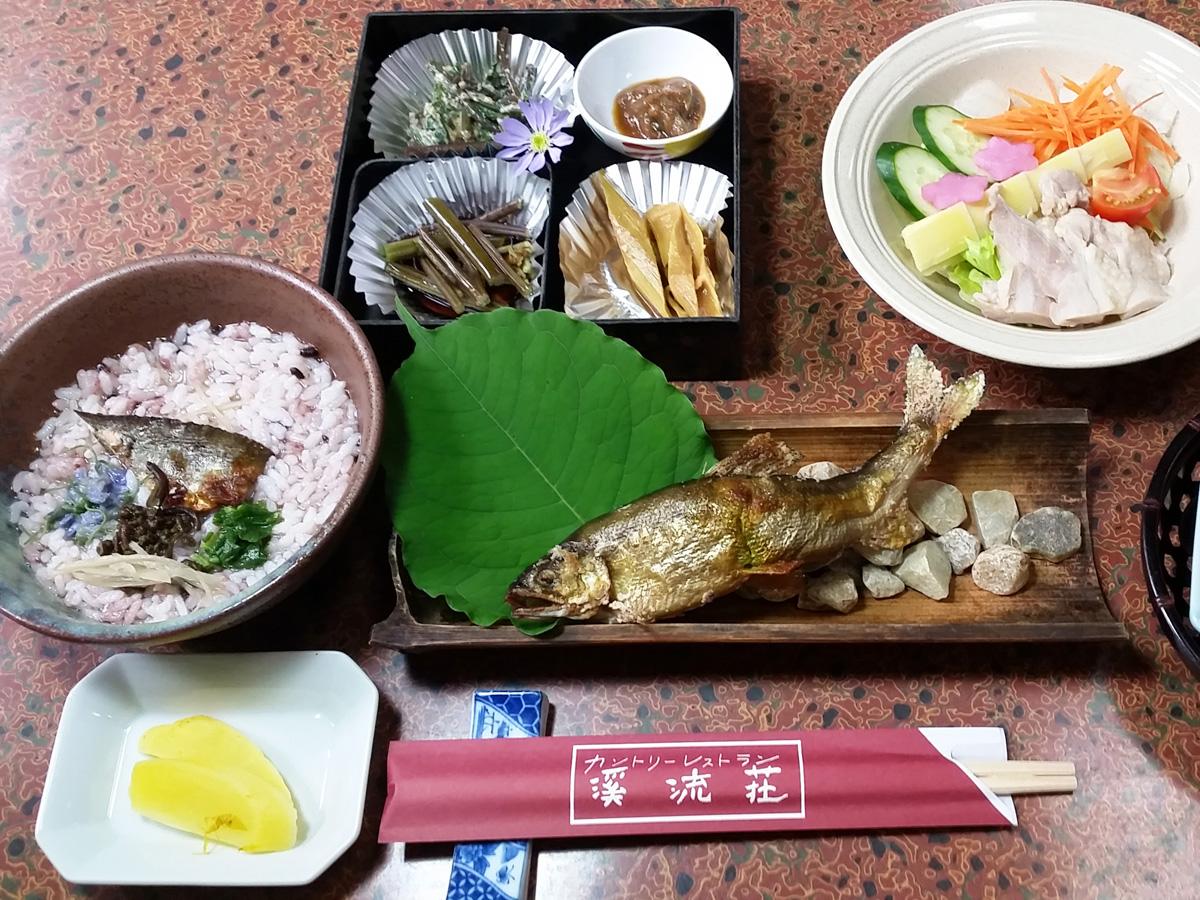 カントリーレストラン渓流荘