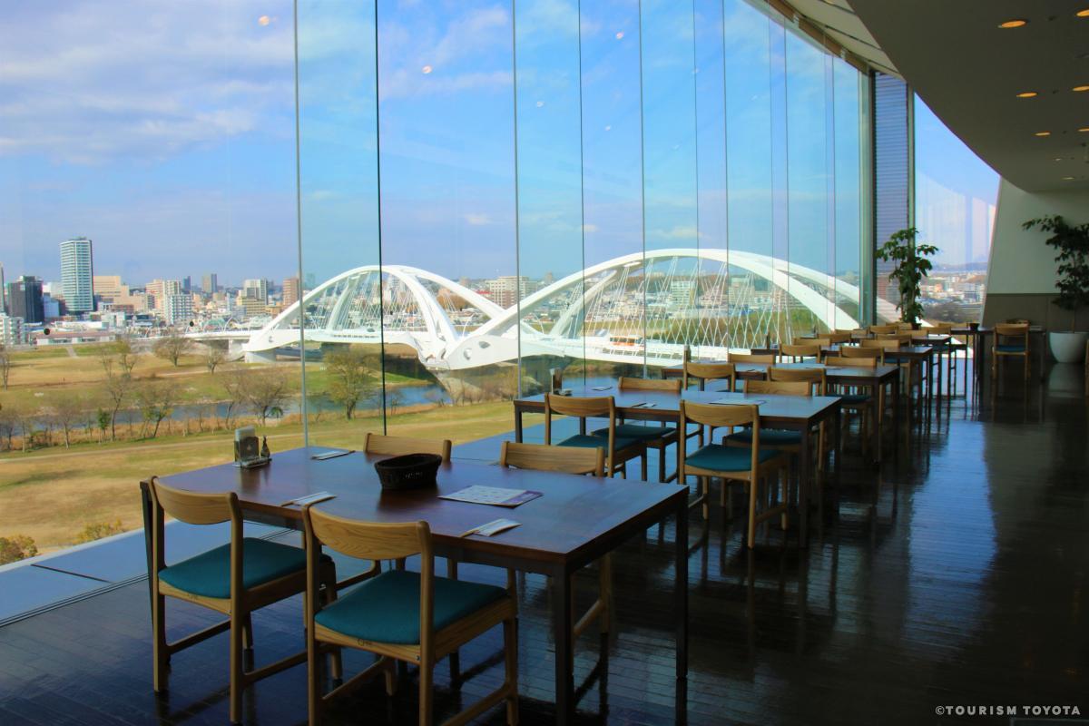 レストラン「ヴェルデロッソ」