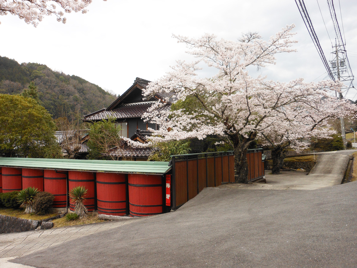 中垣酒造株式会社　清酒 賜冠（シカン）蔵元