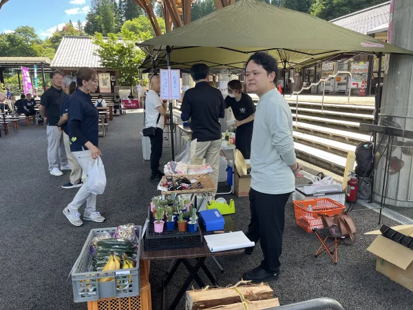どんぐり朝市