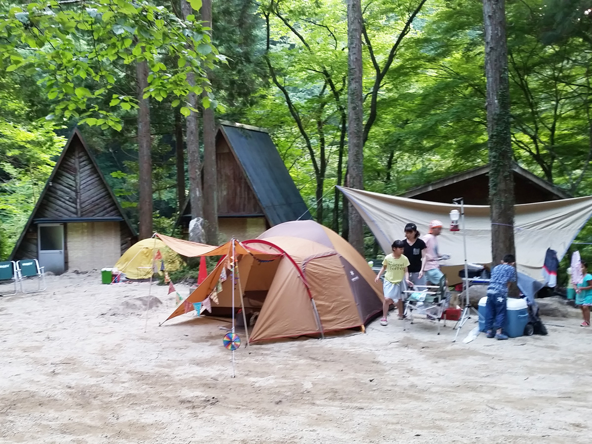 カントリーレストラン渓流荘