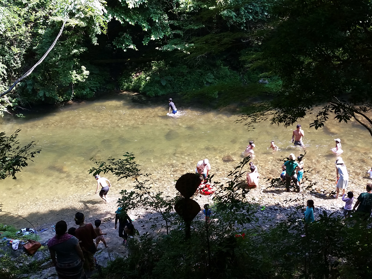 鮎のつかみ取り体験＆川遊び