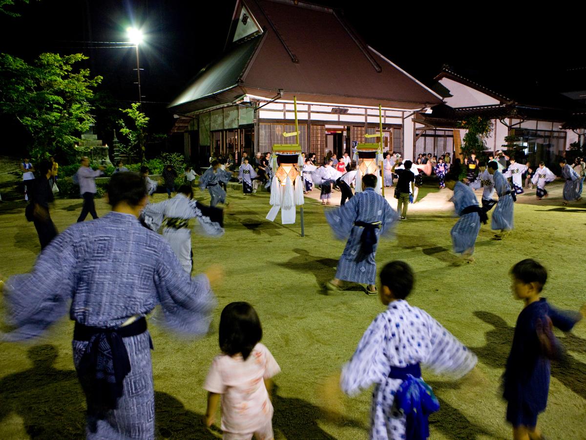 綾渡の夜念仏と盆踊