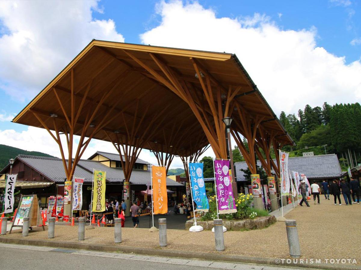 道の駅「どんぐりの里いなぶ」