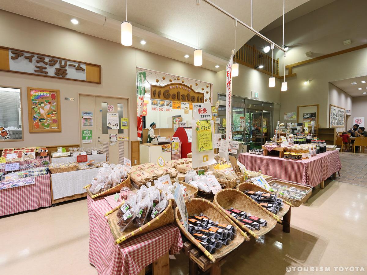 ยามะยูริ แฮนด์เมดเวิร์คช็อป (Yamayuri Handmade Workshop)