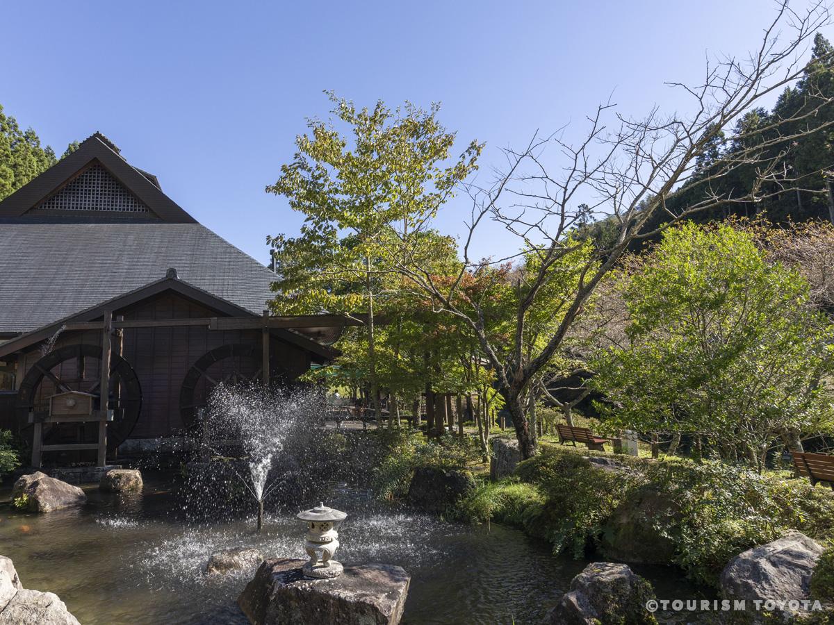 คาเรน-โนะ-ยาคาตะ (Karen-no-Yakata)