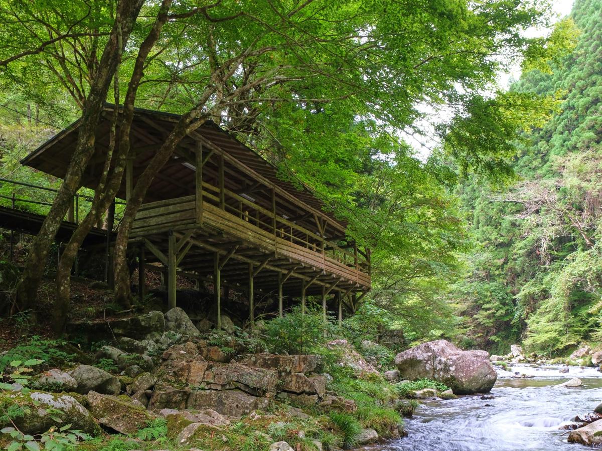 鄉村餐廳溪流莊