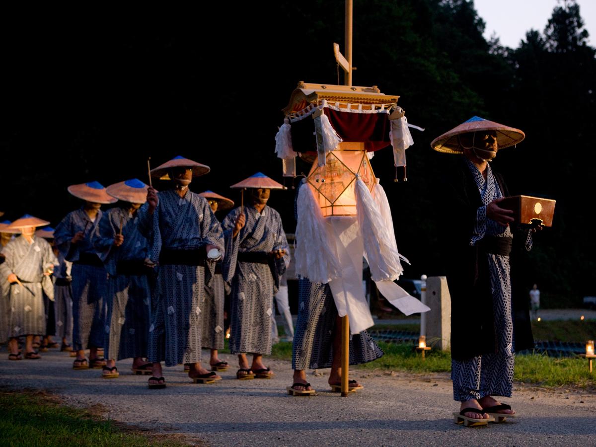 綾渡の夜念仏と盆踊