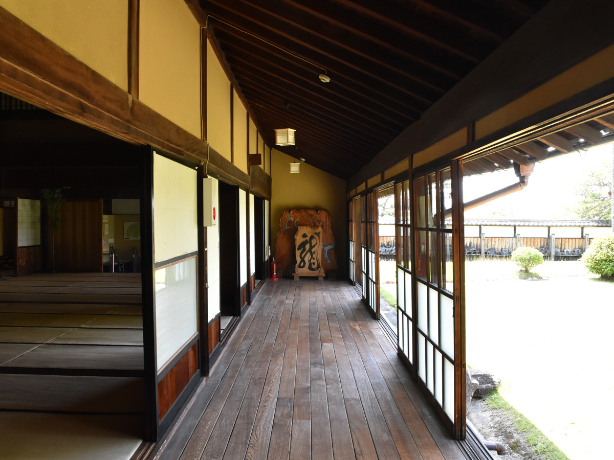 六鹿会館