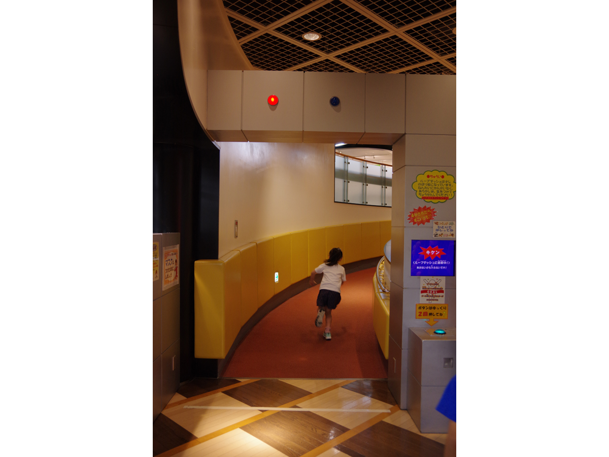 パフォーマンスステージ