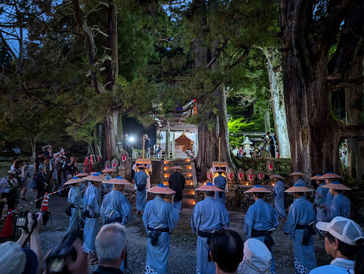 ユネスコ無形文化遺産「綾渡の夜念仏と盆踊」見学バスツアー実施レポート